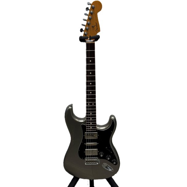 (BRUGT) Fender Blacktop Stratocaster HSH Titanium Silver